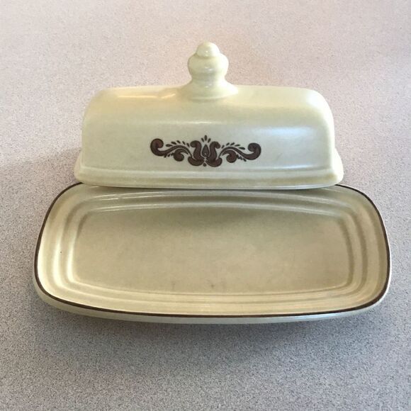 Vintage Pfaltzgraff Covered Butter Dish- Retired Pattern - Picture 2 of 6